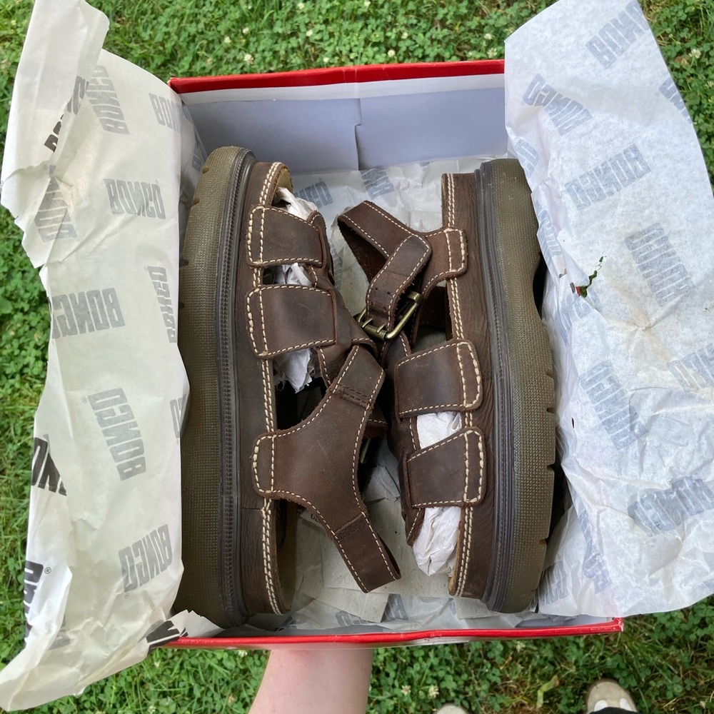 Y2K vintage brown leather platform sandals